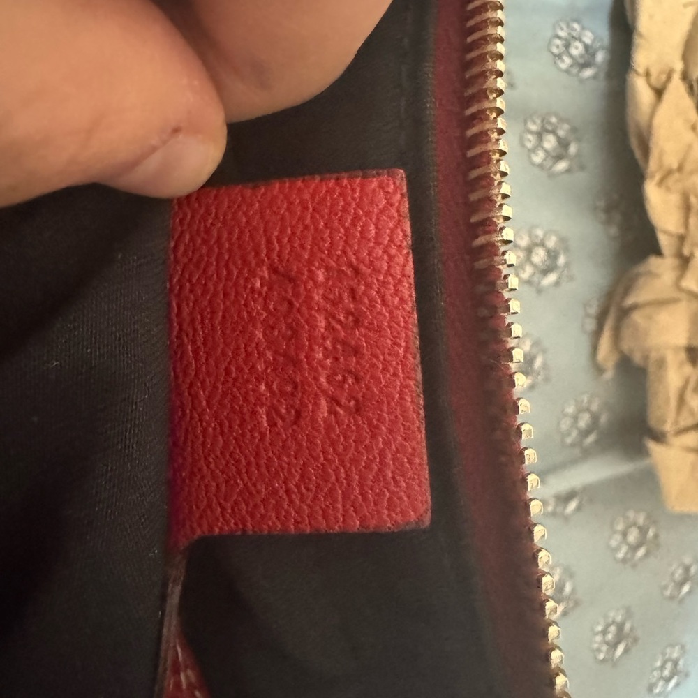 Gucci Red Leather Shoulder Bag with Gold Chain - Picture 6 of 6